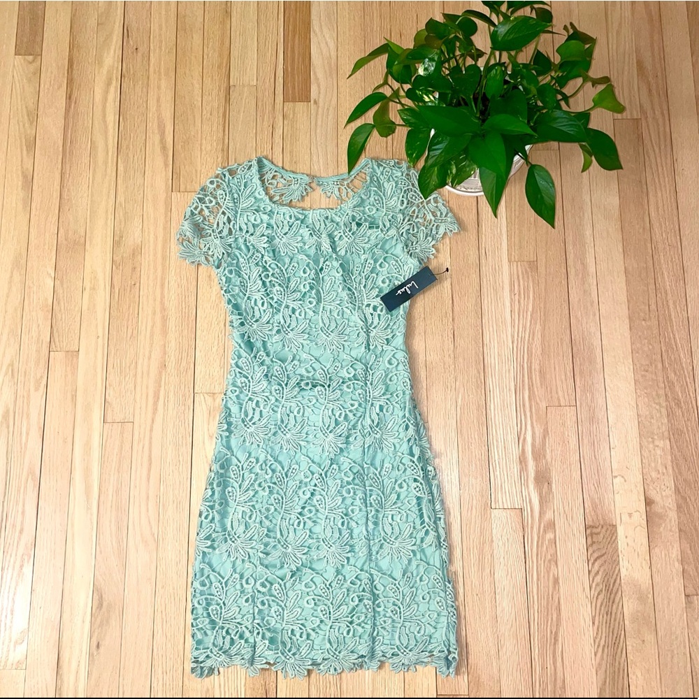Lulu’s women’s Romance Language backless lace mint green mini dress - small NWT - Picture 5 of 12